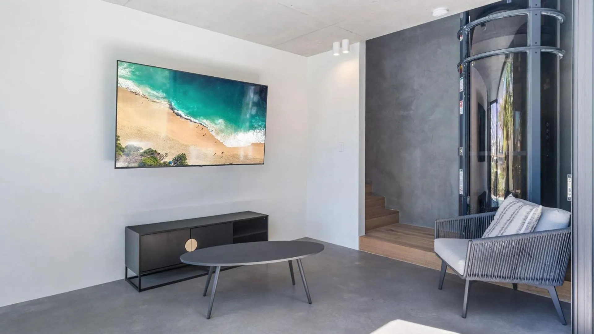 Luxurious Brand New 3 Bedroom House Near The Ocean Mooloolaba Holiday home