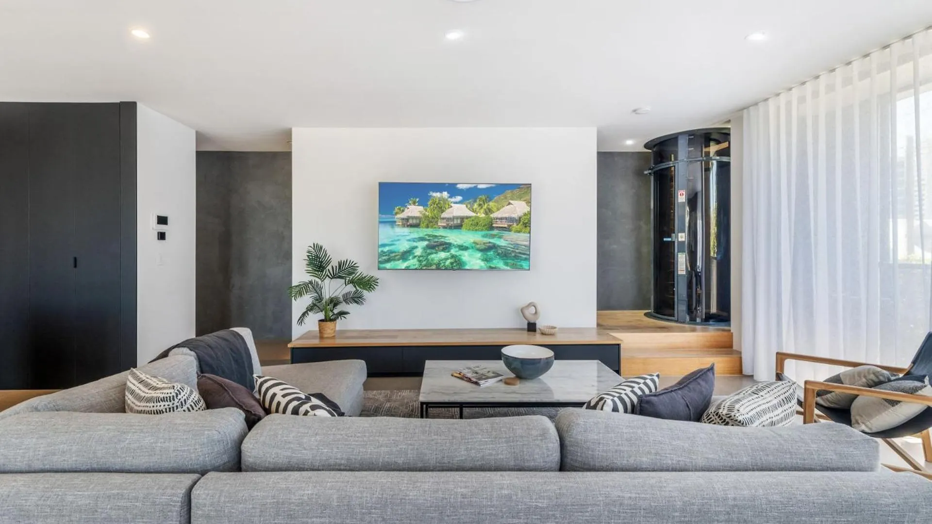 Holiday home Luxurious Brand New 3 Bedroom House Near The Ocean Mooloolaba Australia